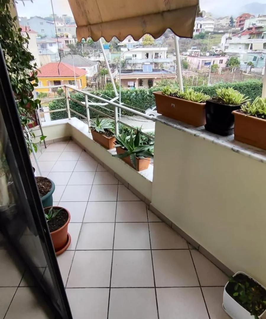 טיראנה Warm Wooden Escape, Cozy & Elegant Stay 0*,  אלבניה